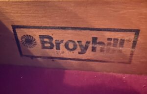 Broyhill-Maison-Lenoir-Cherry-Wood-China-Cabinet-second-image