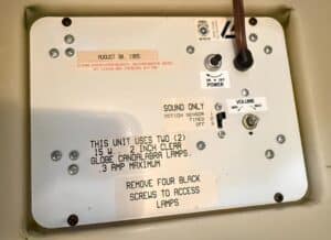 Budweiser-Frogs-Motion-Sensor-Light-Up-Display-third-image