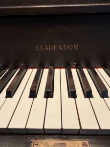 Clarendon-Piano-Co.-Grand-Piano-second-image