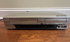 Funai-SV-WVV-S-VHS-DVD-Recorder-VCR-Combo