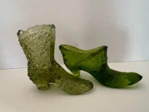 Green-Glass-Daisy-and-Button-Pattern-Boot-Shoe-Figurines