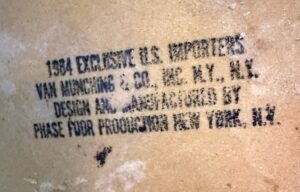 Grizzly-Beer-Canadian-Lager-Bear-Bottle-Holder-Display-with-Glass-second-image