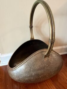 Hammered-Brass-Coal-Scuttle-with-Handle