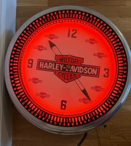 Harley-Davidson-Bar-Shield-Spinning-Wheel-Neon-Clock