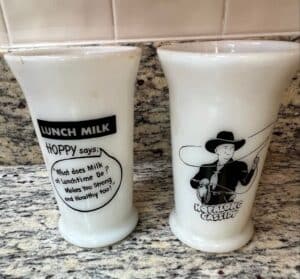 Hopalong-Cassidy-Hoppy-Lunch-Milk-Glass-Tumblers-Set-of-by-Hazel-Atlas
