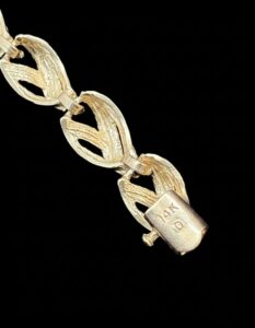 K-Gold-Leaf-Link-Bracelet-second-image