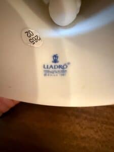 Lladro-Porcelain-Angel-Bells-Sounds-of-Peace-and-Sounds-of-Love-second-image