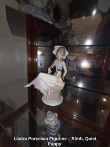 Lladro-Porcelain-Figurine-Shhh-Quiet-Puppy-second-image