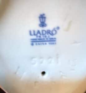 Lladro-Porcelain-Figurines-Sweet-Scents-and-Pretty-Pickings-second-image