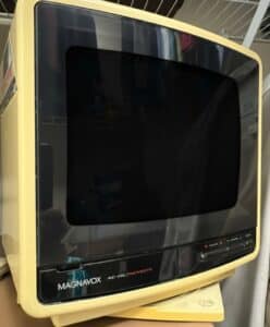 Magnavox-Portable-TV-AC-or-DC-Remote