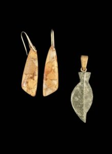 Maligano-Jasper-Pendant-and-Earrings-Set