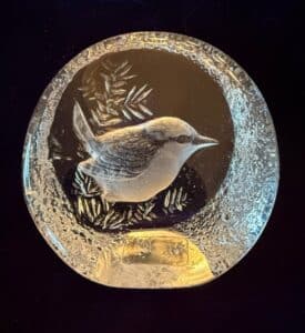 Mats-Jonasson-Nuthatch-Art-Glass-Paperweight