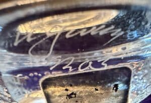 Mats-Jonasson-Nuthatch-Art-Glass-Paperweight-third-image