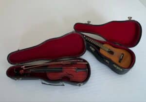 Miniature-Violin-and-Guitar-with-Cases