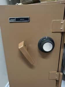 Montgomery-Ward-Safe