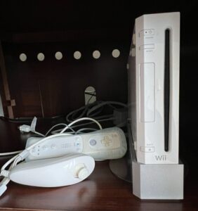 Nintendo-Wii-Console-with-Controllers