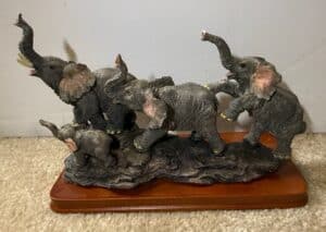 Resin-Elephant-Family-Figurine