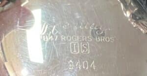 Rogers-Bros-IS-Silverplate-Tea-Set-second-image