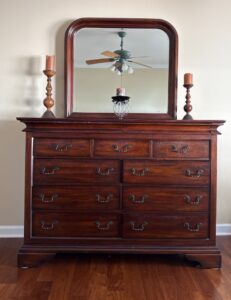 Vaughan-Furniture-Company-G-Queen-Size-Bedroom-Suite-fourth-image