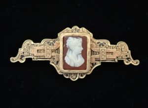Victorian-Carved-Agate-Cameo-Brooch-or-Pendant