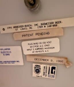 Vintage-Budweiser-King-of-Beers-Bottles-on-Ice-Hanging-Pool-Table-Light-third-image