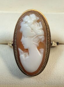 Vintage-Carved-Shell-Cameo-Ring-K-Yellow-Gold
