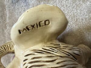 Vintage-Ceramic-Elephant-Figurines-Mexico-Georgia-Clay-Oyster-Shell-second-image