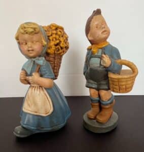 Vintage-Chalkware-Figurines