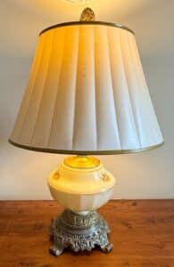 Vintage-Floral-Milk-Glass-Urn-Table-Lamp-with-Ornate-Metal-Base
