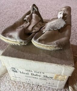 Vintage-Mrs.-Days-Ideal-Baby-Shoes-with-Socks-Mittens-and-Slippers-second-image