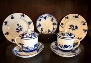 Williams-Sonoma-Blue-Floral-Teacup-Saucer-and-Plate-Set