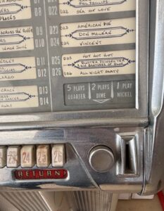 Wurlitzer-Hi-Fidelity-Jukebox-third-image