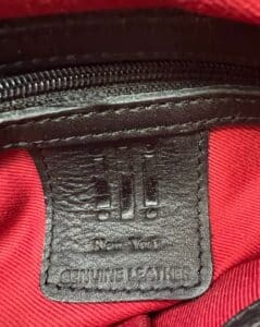 ili-New-York-Black-Leather-Shoulder-Bag-second-image