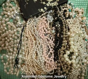 Assorted-Costume-Jewelry-third-image