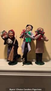 Byers-Choice-Carolers-Figurines-third-image