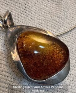 Sterling-Silver-and-Amber-Pendant-Necklace-second-image