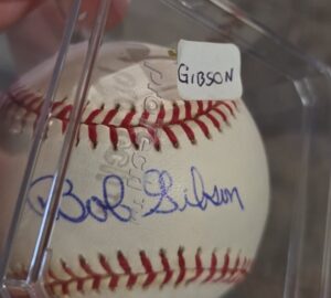 Bob-Gibson-Autographed-Baseball-with-Beckett-COA