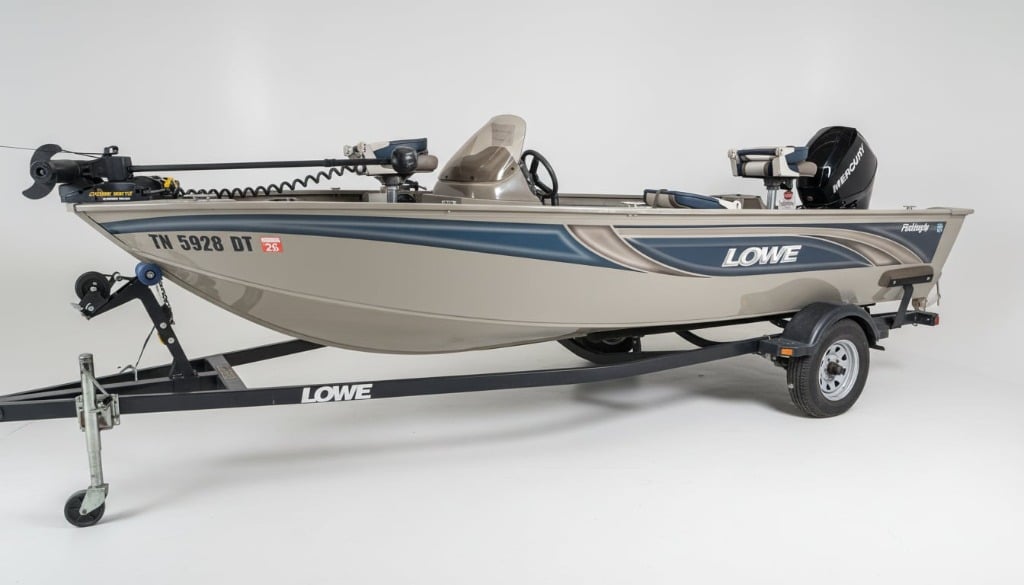 Lowe Fishing Machine 165S Boat with Mercury Outboard Motor