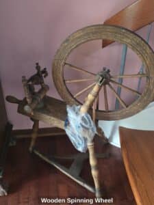Wooden-Spinning-Wheel