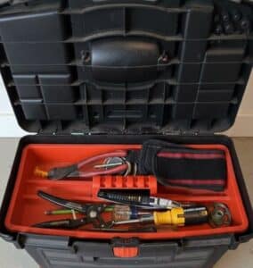 Black-Decker-Tier-Cantilever-Tool-Box-second-image