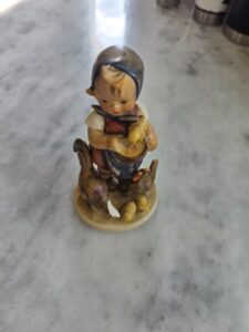 Hummel-Feeding-Time-Figurine-