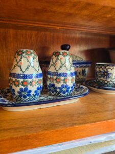 Polish-Pottery-Salt-and-Pepper-Shakers