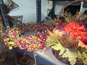 Assorted-Holiday-Decor-third-image