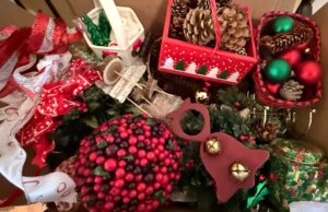 Christmas-Angel-Figurines-and-Decor-Assortment