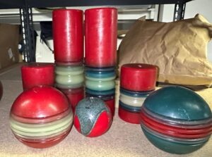 Christmas-Themed-Layered-Candles-and-Ornaments