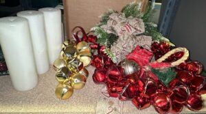 Christmas-Themed-Layered-Candles-and-Ornaments-third-image