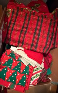 Christmas-Themed-Table-Linens-Lot