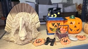 Halloween-Ceramic-Pumpkins-and-Thanksgiving-Turkey-Decor