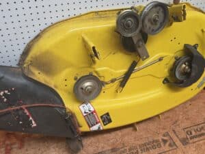 John-Deere-S-Lawn-Tractor-third-image