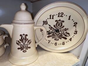 Pfaltzgraff-Village-Dinnerware-Set-second-image